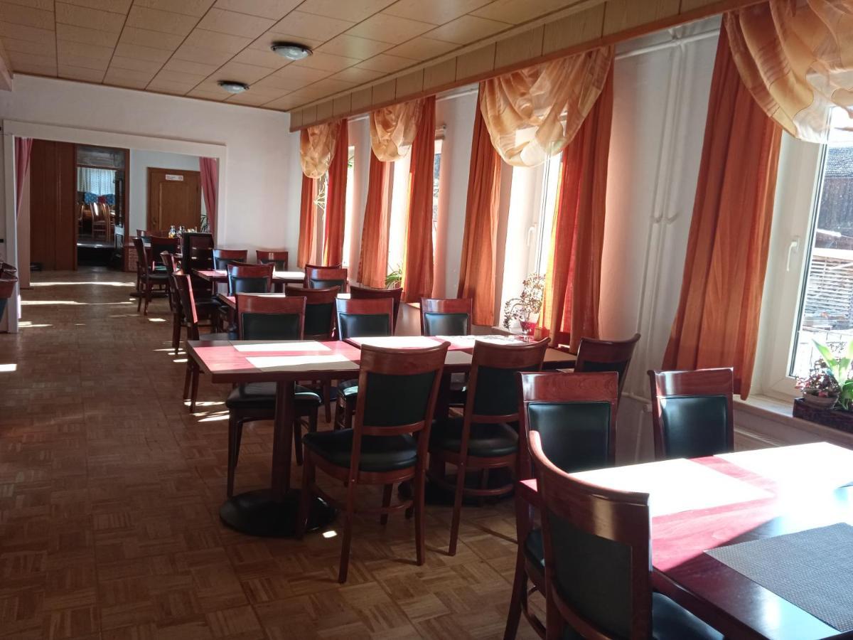 Hotel & Restaurant Zum Adlersberg Schleusingen Exterior photo